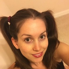 Lelu Love-Worship My Feet Soles And Spit